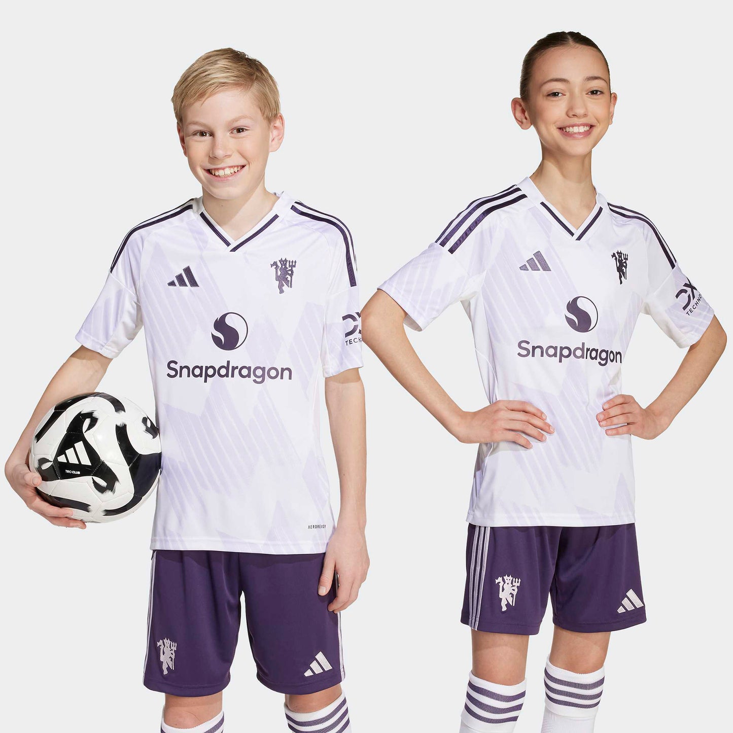Adidas Manchester United 25/26 Çocuk Beyaz Deplasman Forması