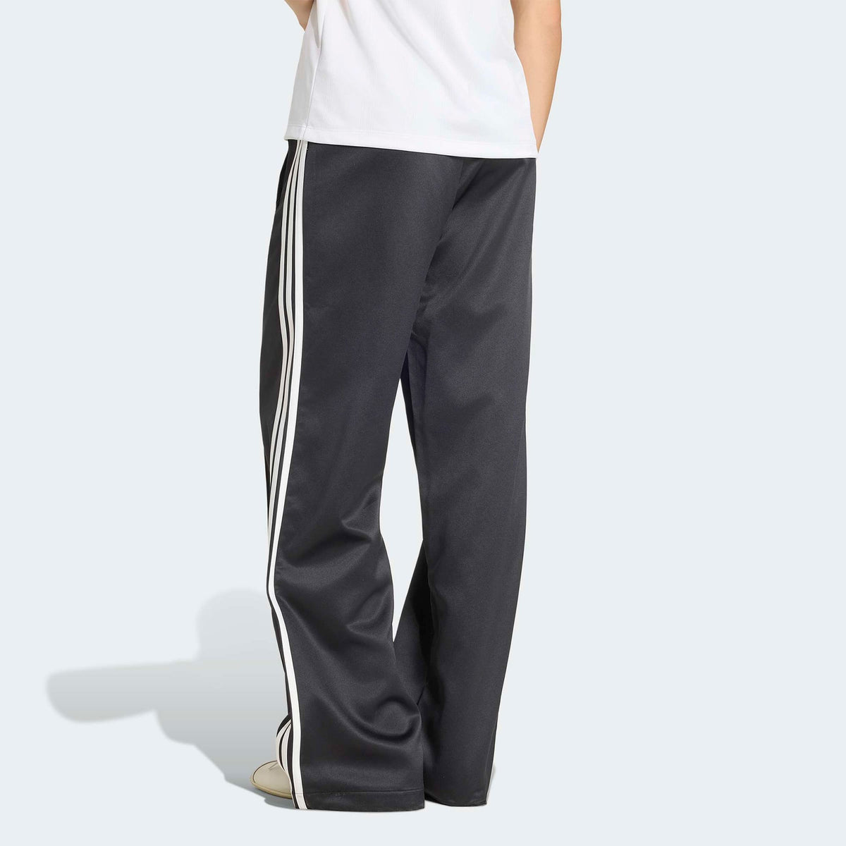 Adidas Superstar Track Loose Kadın Siyah Eşofman Altı