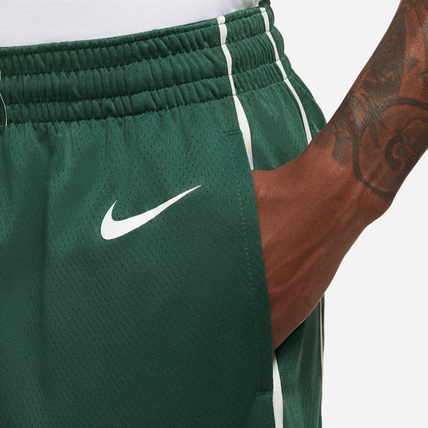 Nike Milwaukee Bucks Erkek Yeşil Basketbol Şortu