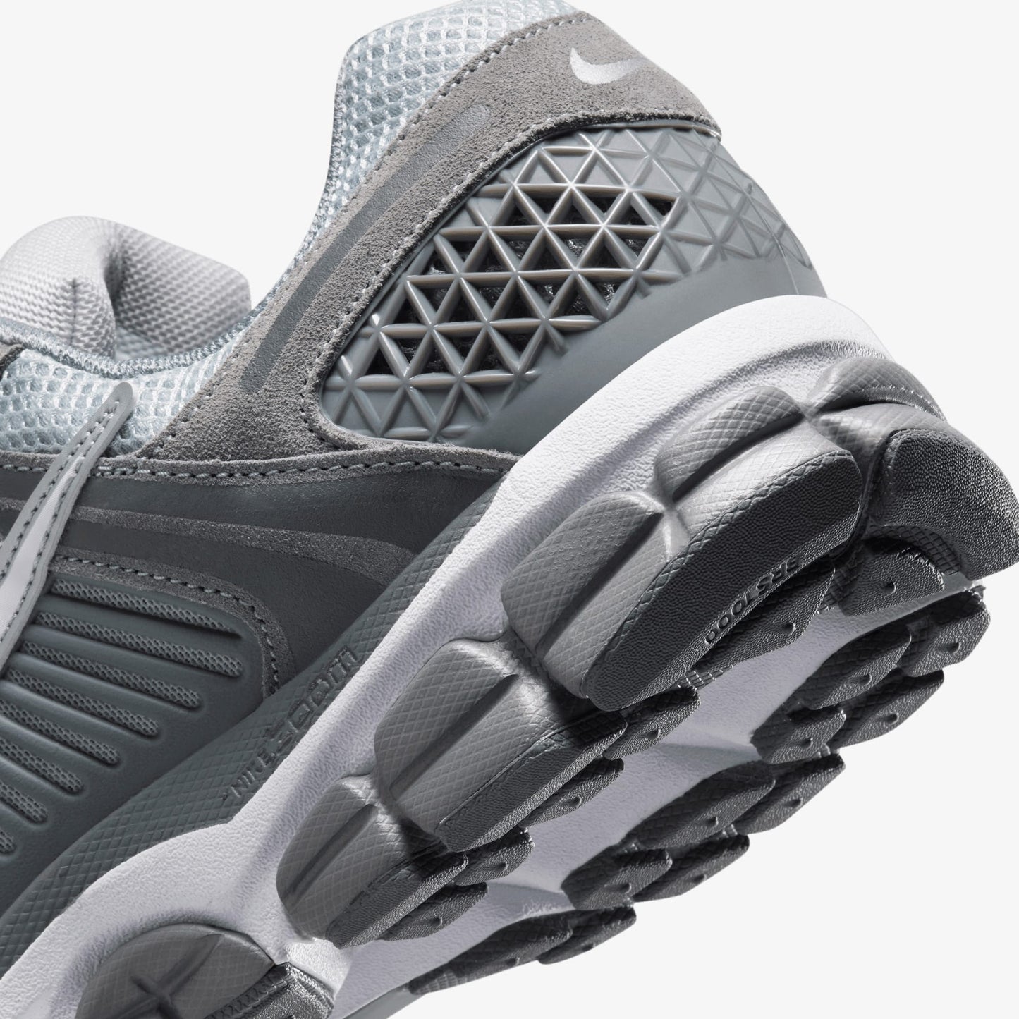 Nike Zoom Vomero 5 Erkek Gri Sneaker