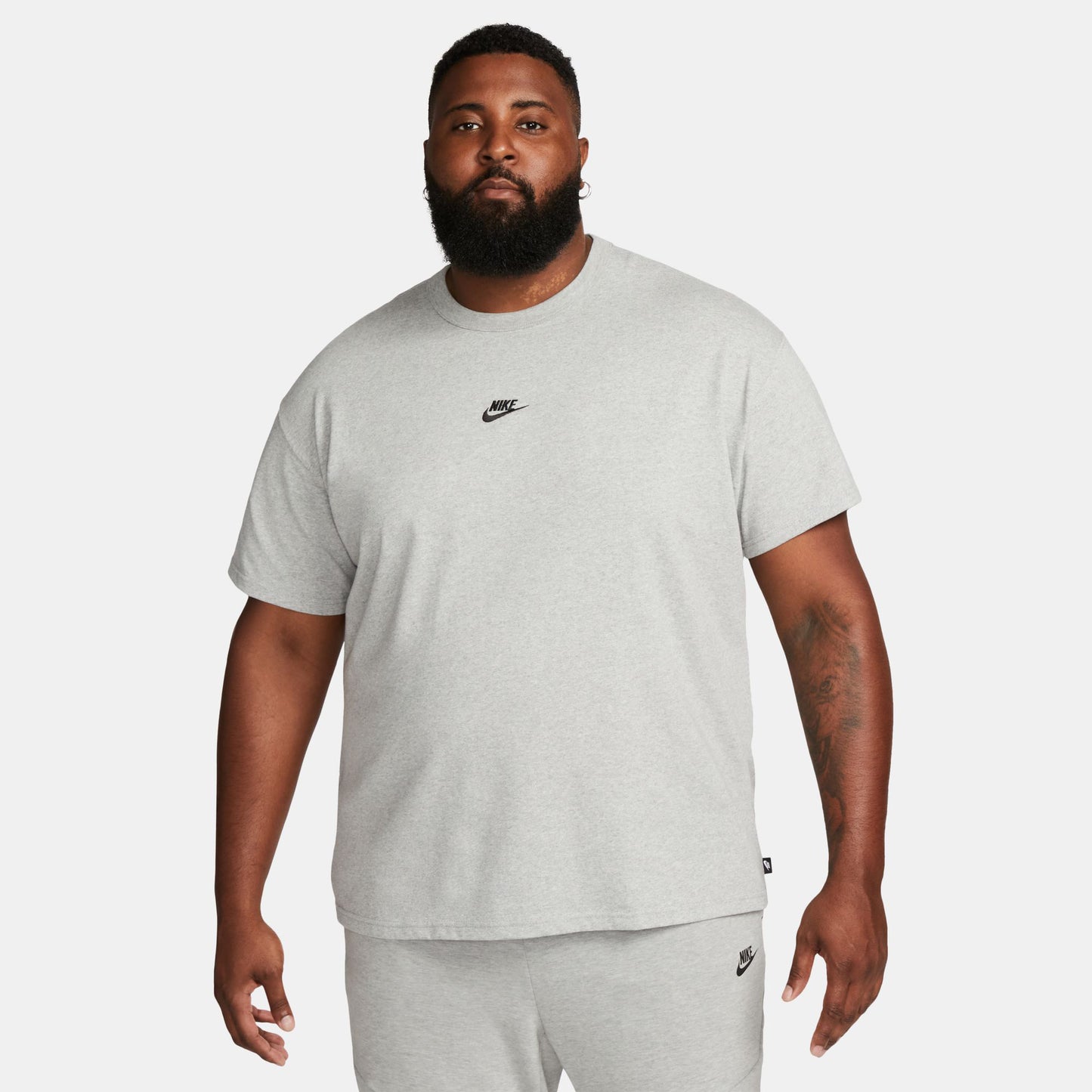 Nike Sportswear Premium Essentials Erkek Gri T-shirt