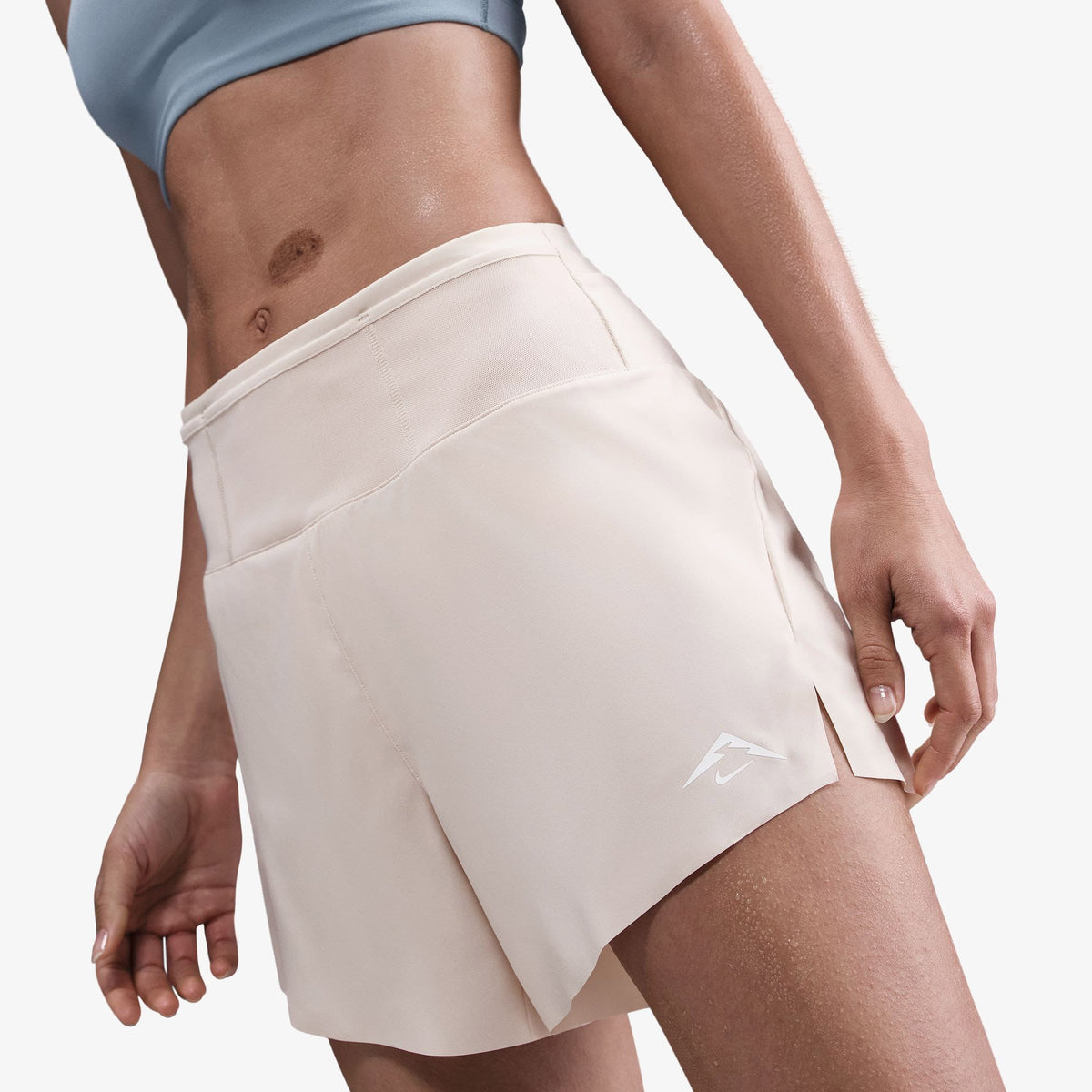 Nike Trail Kadın Bej Koşu Şortu