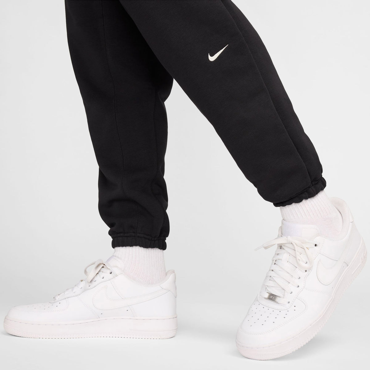 Nike Standard Issue Erkek Siyah Eşofman Altı