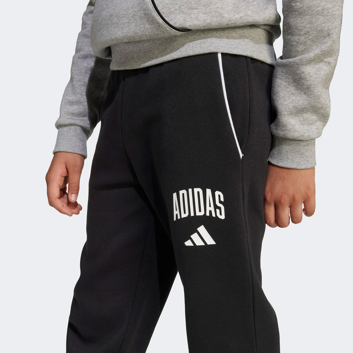 Adidas Seasonal Essentials Collegiate Çocuk Siyah Eşofman Altı