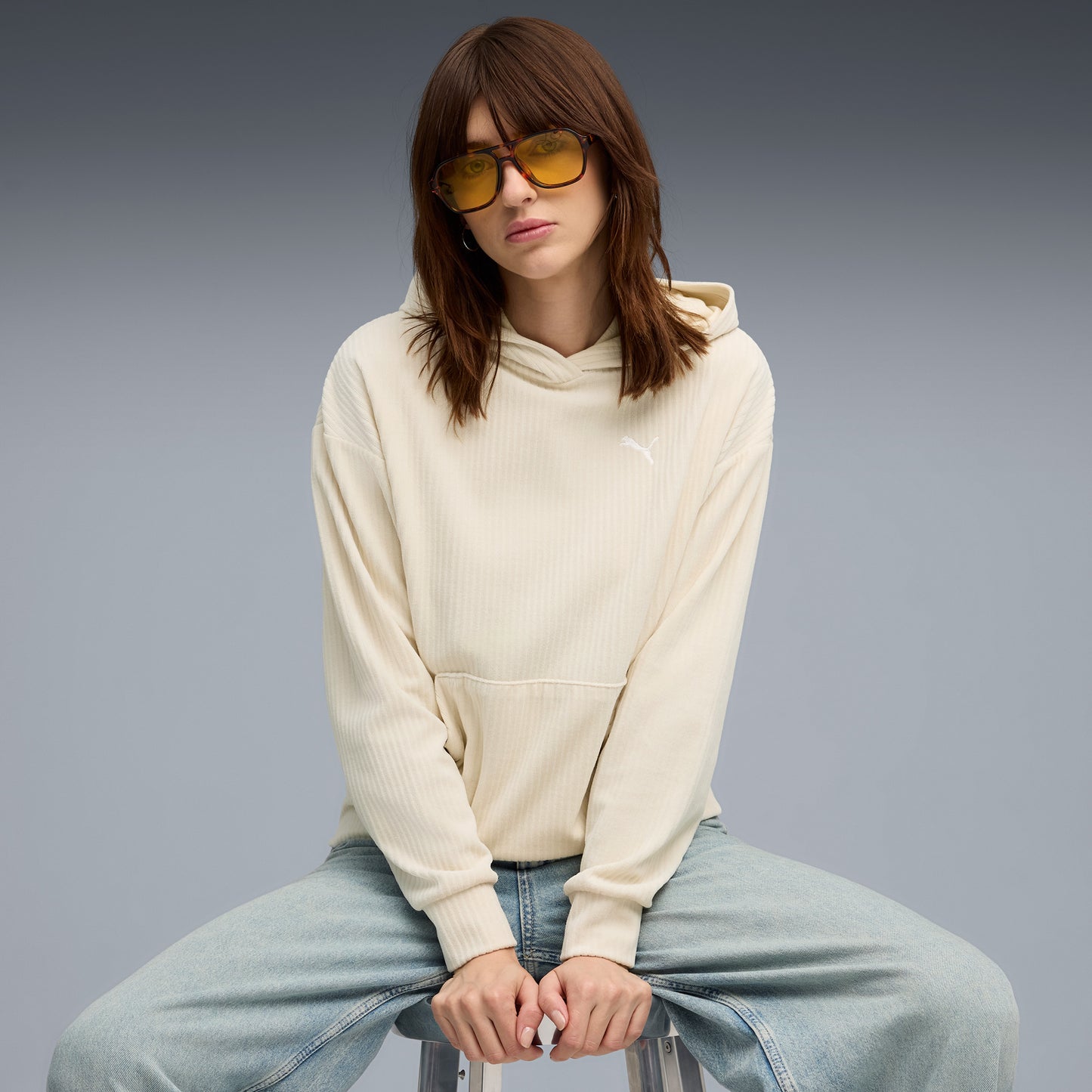 Puma Essentials Elevated Velour Kadın Krem Sweatshirt