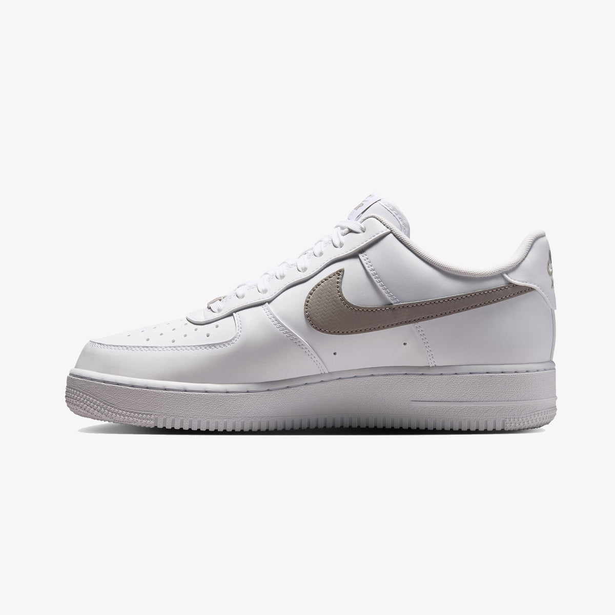 Nike Air Force 1 '07 Erkek Beyaz Spor Ayakkabı