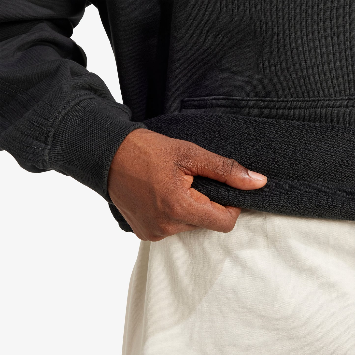 Adidas P Essentialential Erkek Siyah Sweatshirt