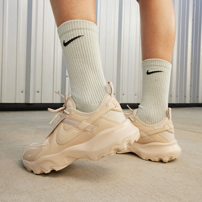 Nike Tc 7900 Kadın Bej Spor Ayakkabı