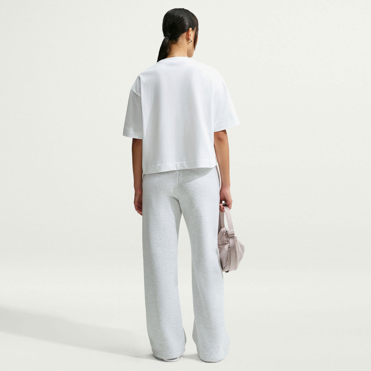 Nike Sportswear Luxe Boxy Kadın Beyaz T-shirt