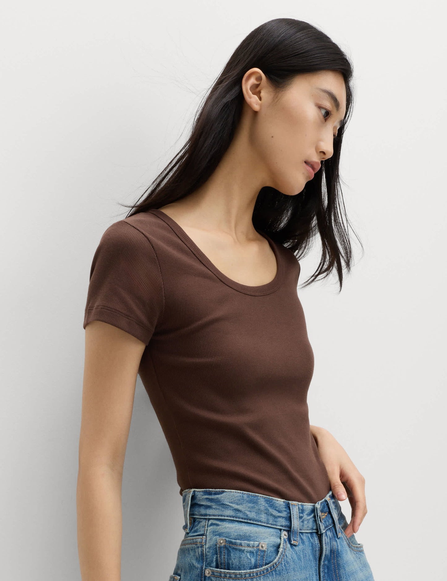 Pamuklu Scoop Yaka T-shirt