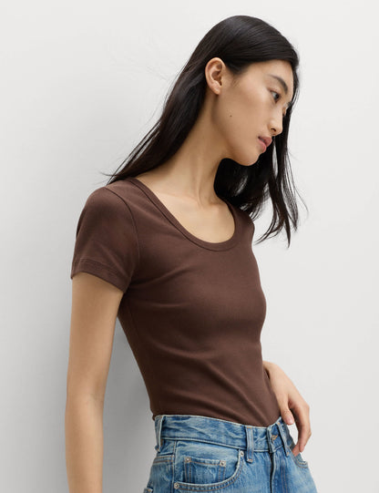 Pamuklu Scoop Yaka T-shirt