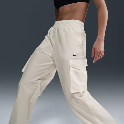 Nike Sportswear Everything Kadın Beyaz Pantolon
