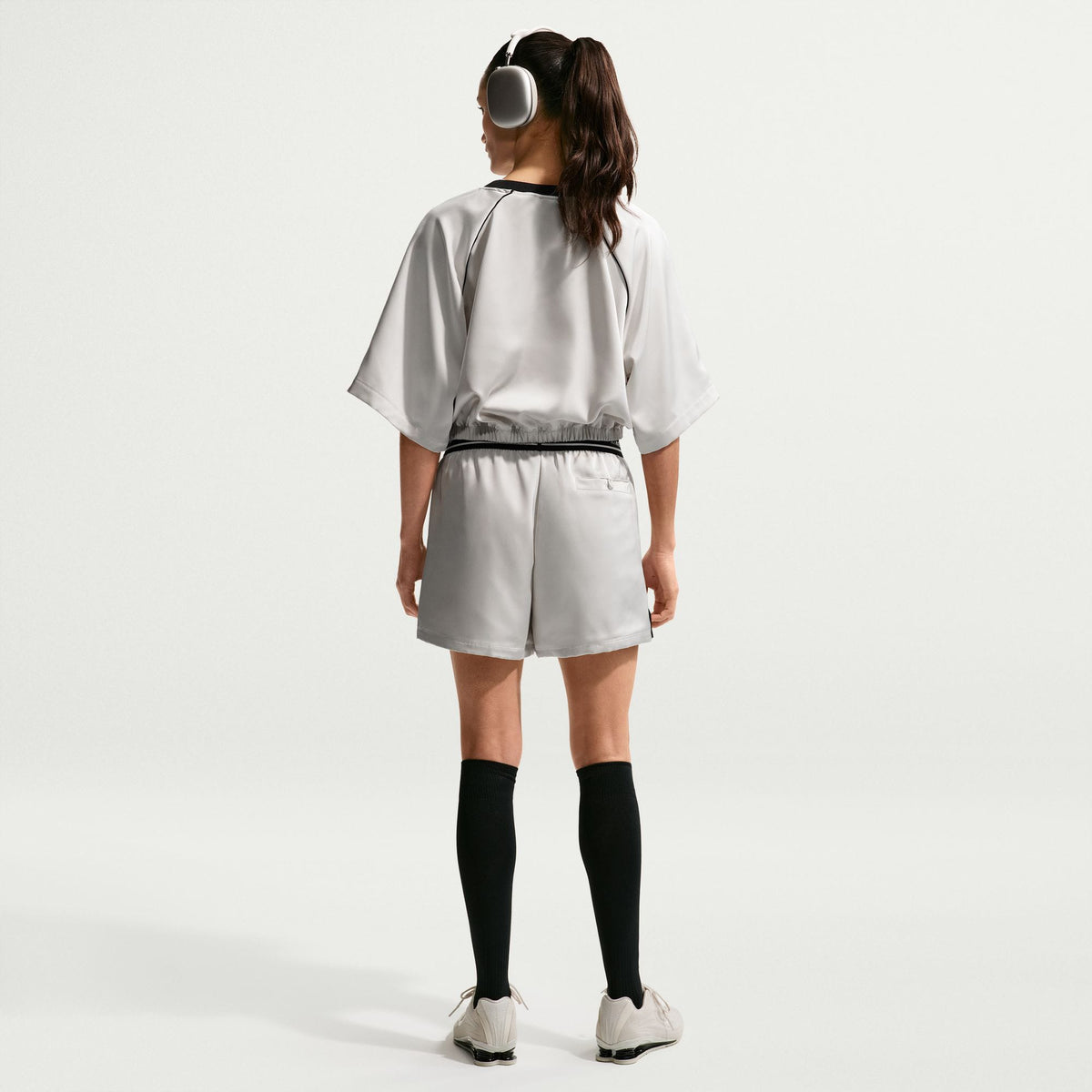 Nike Offline Woven Ss Kadın Gri T-shirt