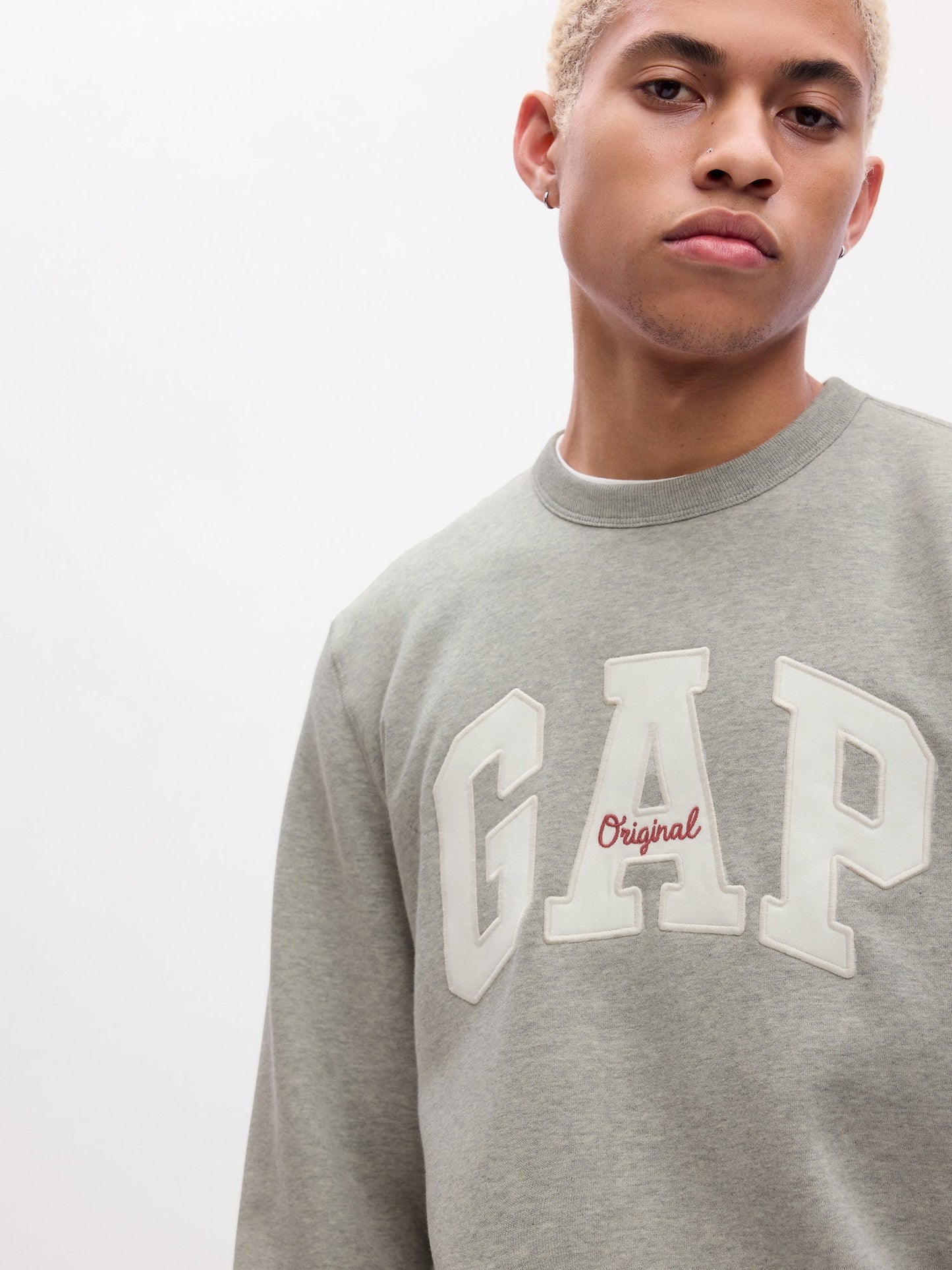 Gri Gap Logo Bisiklet Yaka Sweatshirt
