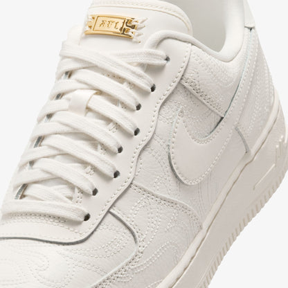 Nike Air Force 1 '07 Prem+ Kadın Beyaz Spor Ayakkabı