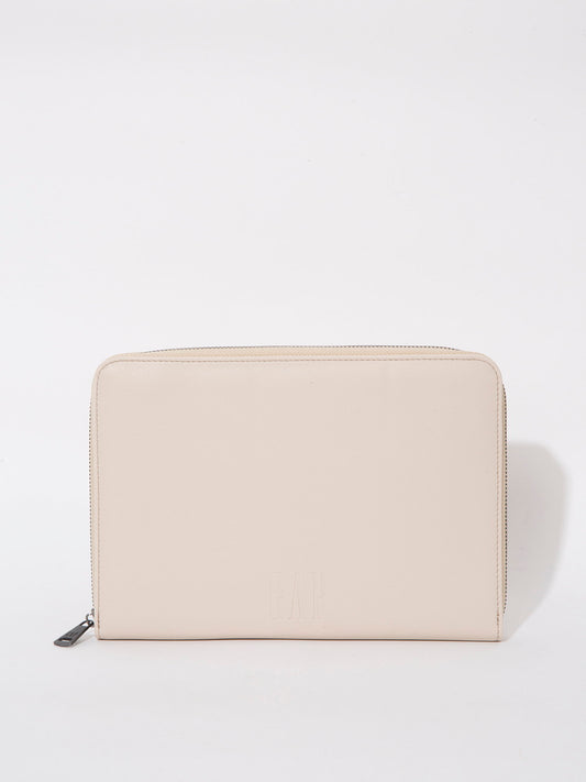 Bej Gap Logo Clutch Çanta