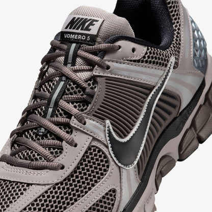 Nike Zoom Vomero 5 Erkek Gri Spor Ayakkabı