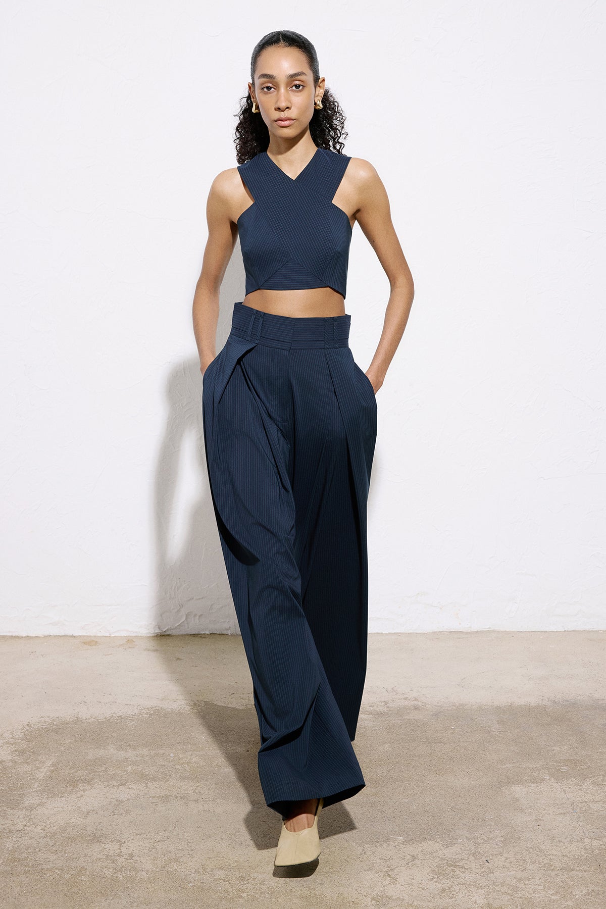 Asimetrik Detaylı Çizgili Crop Lacivert Büstiyer