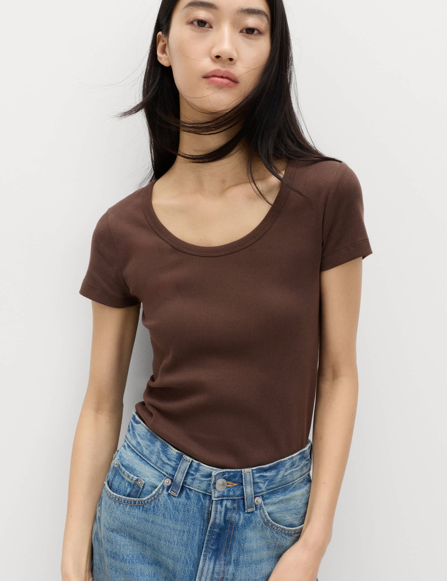 Pamuklu Scoop Yaka T-shirt