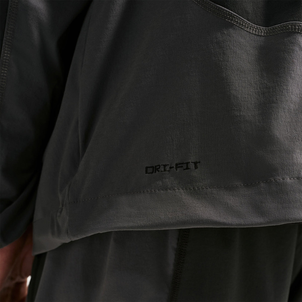 Nike Tech Woven Dri-fit Erkek Gri Ceket