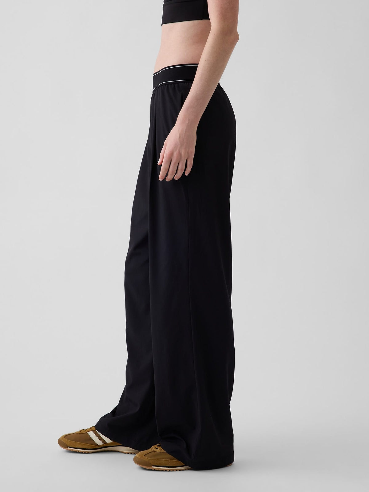 Siyah Gapfit Pileli Easy Logo Pantolon