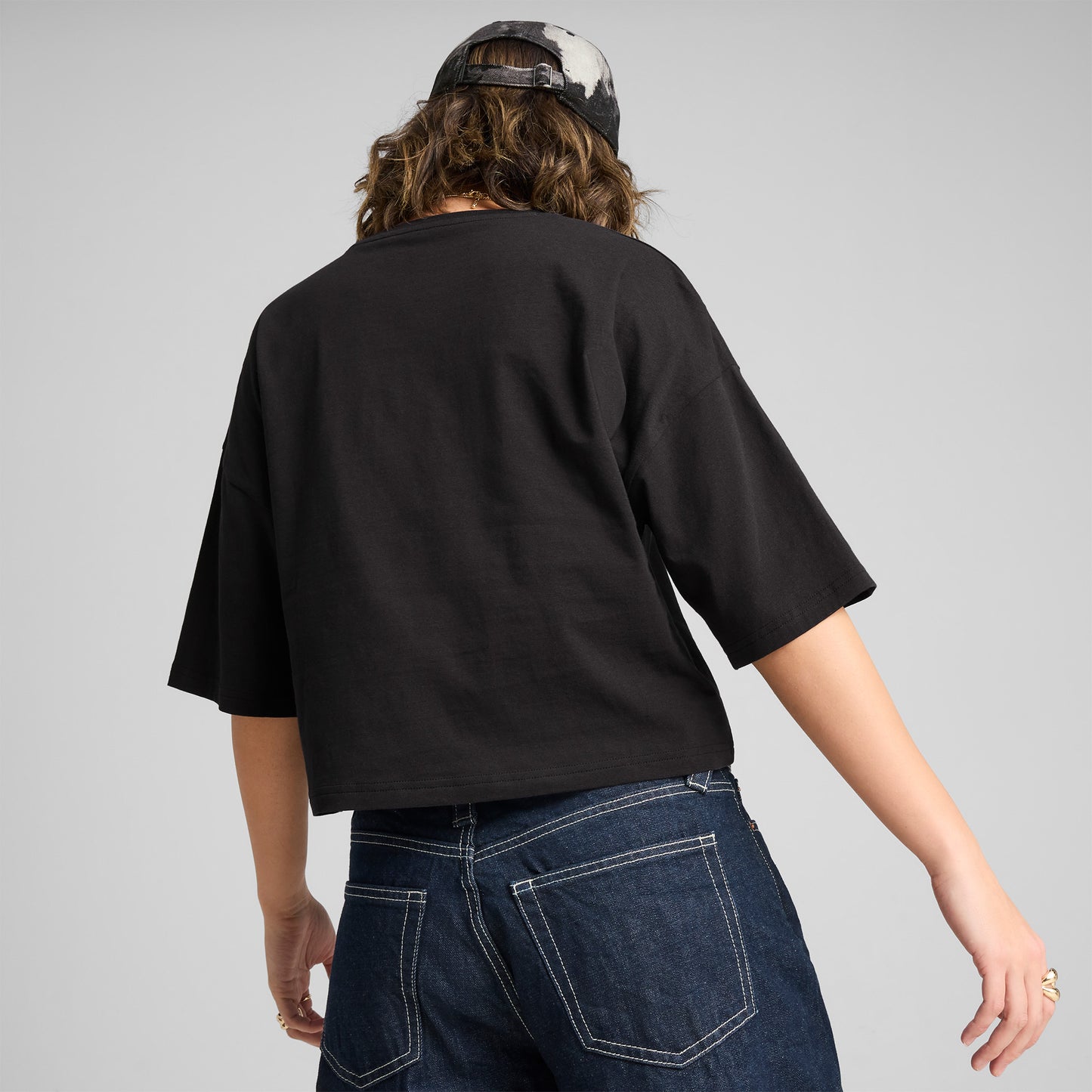 Puma Wardrobe Essentials Oversized Kadın Siyah T-shirt