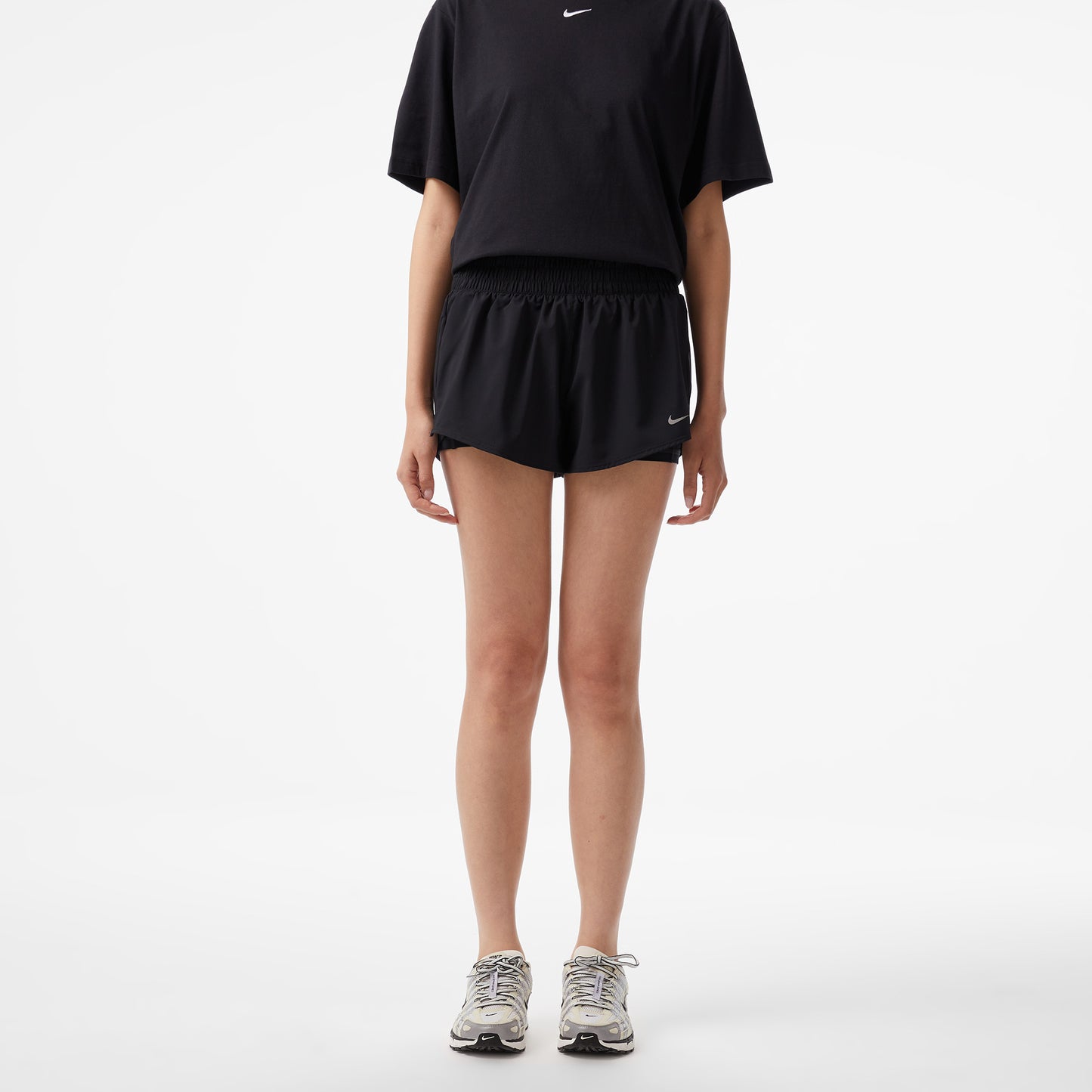 Nike Dri Fit Mid Rise 2in1 Kadın Siyah Şort