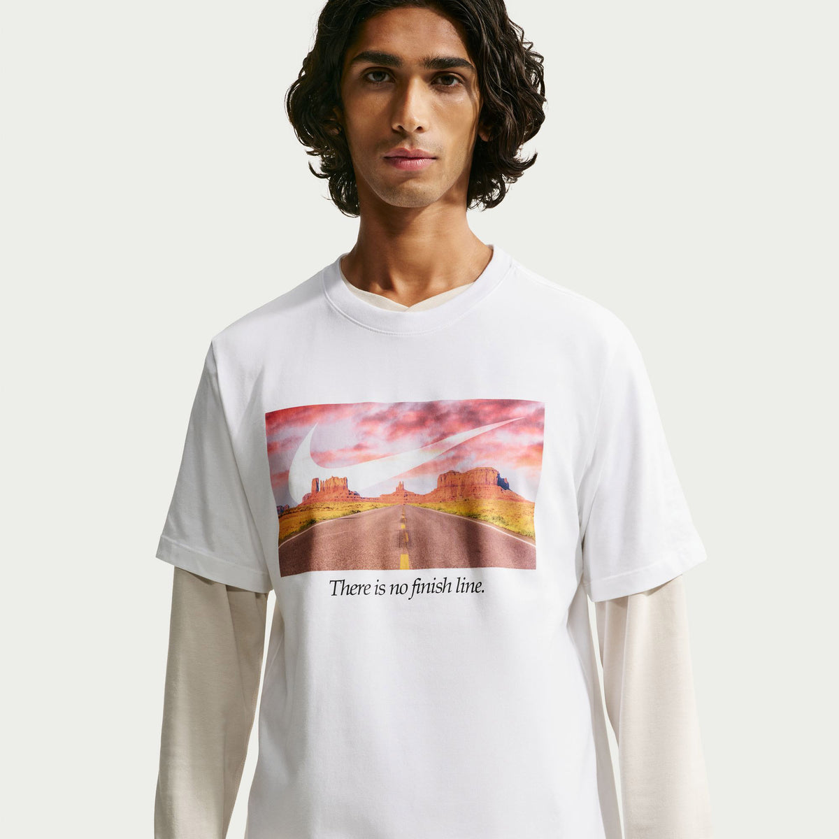 Nike Sportswear Club Photo Erkek Beyaz T-shirt