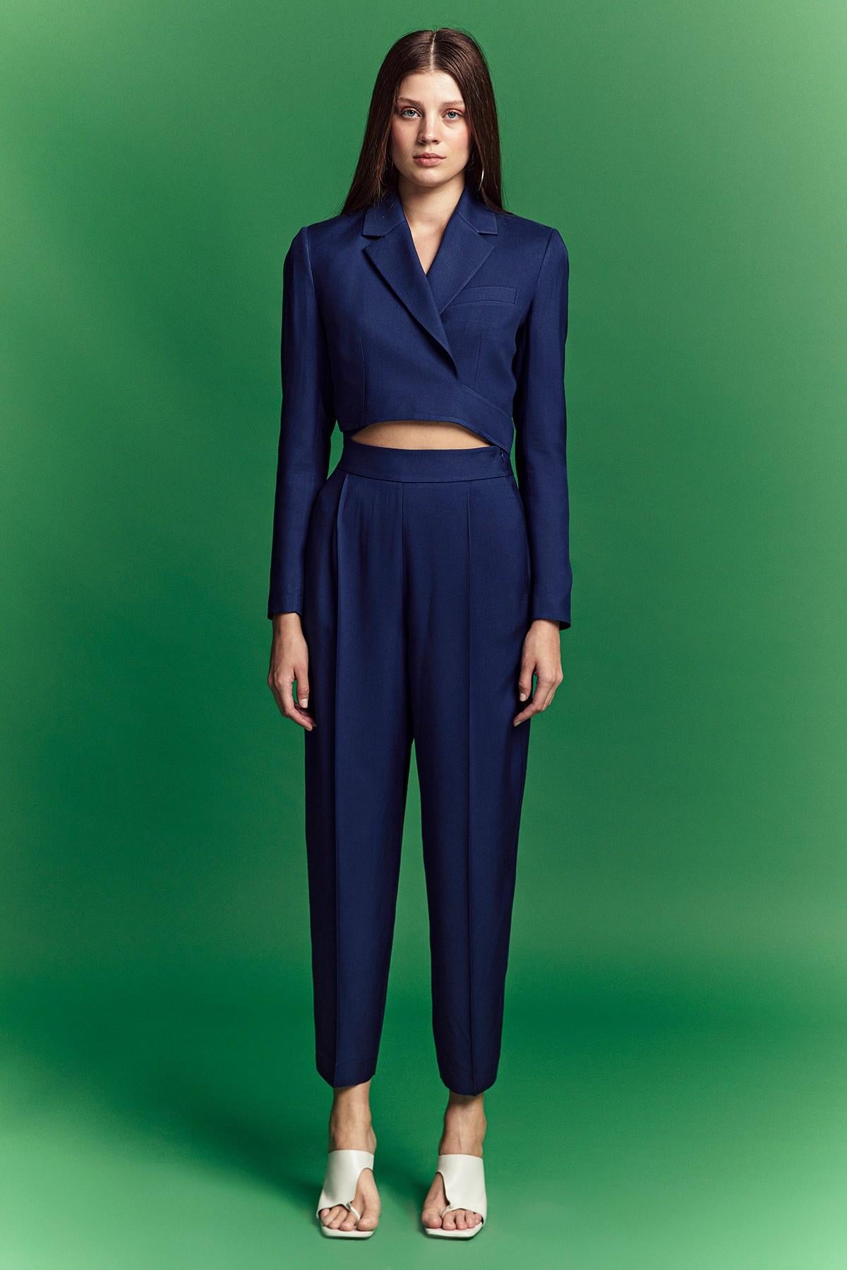 Bağlama Detaylı Lacivert Crop Blazer