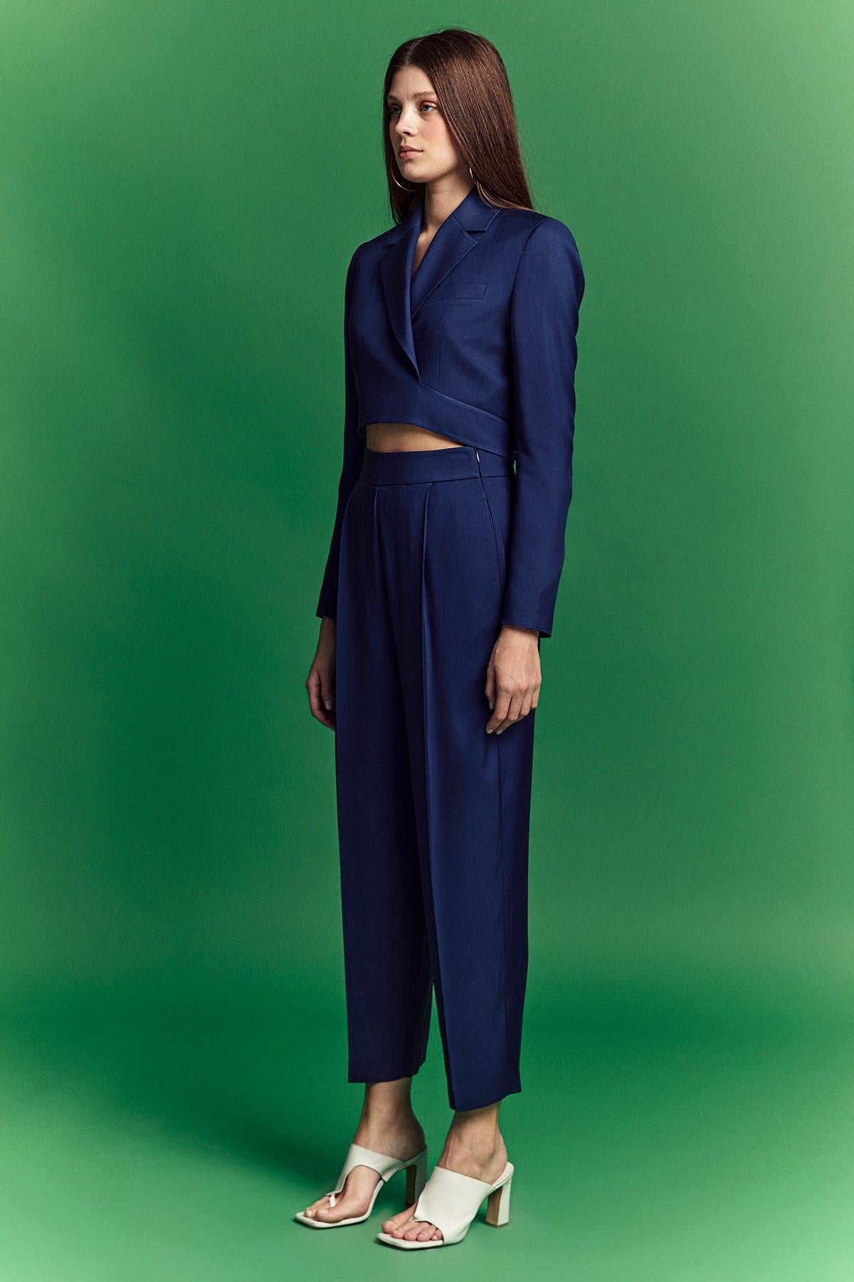 Bağlama Detaylı Lacivert Crop Blazer