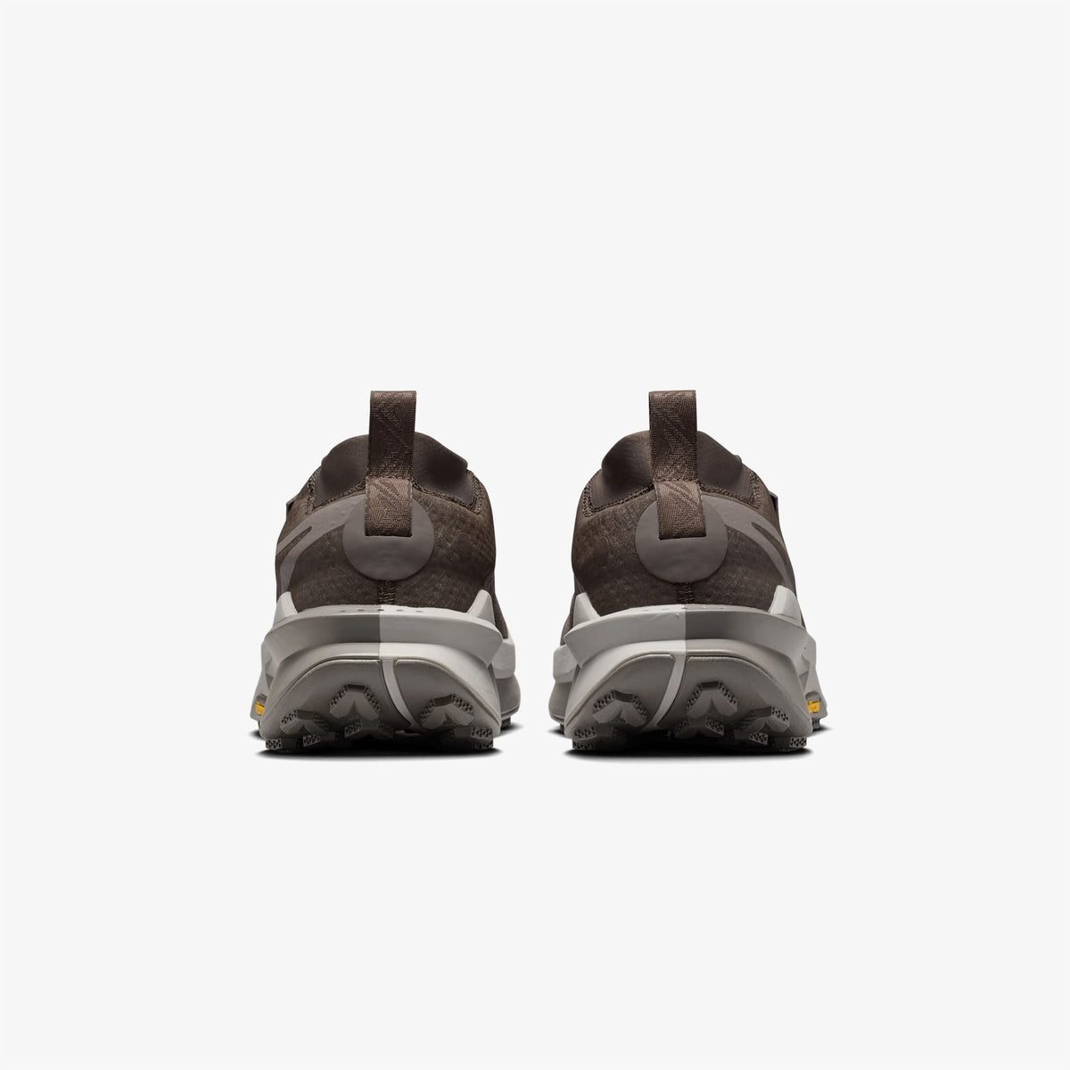 Nike Zegama 2 Erkek Gri Koşu Ayakkabısı