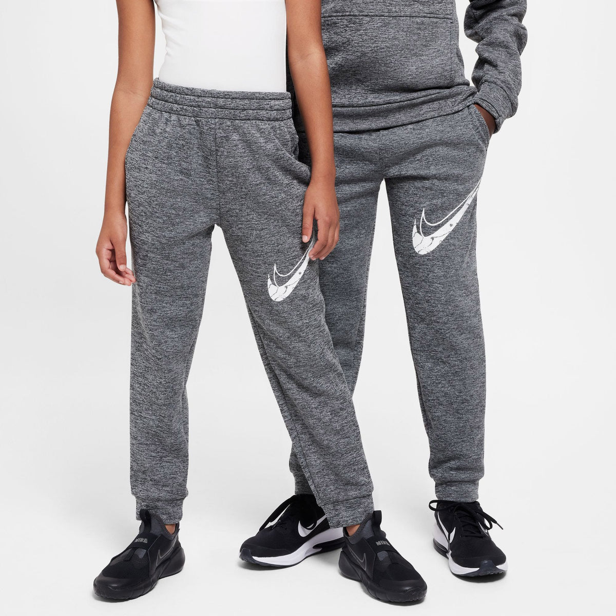 Nike Multi Stain Repel Çocuk Gri Eşofman Altı