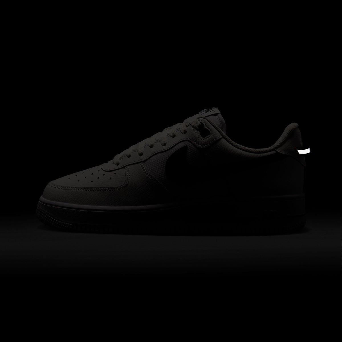 Nike Air Force 1 '07 Lv8 Erkek Beyaz Sneaker