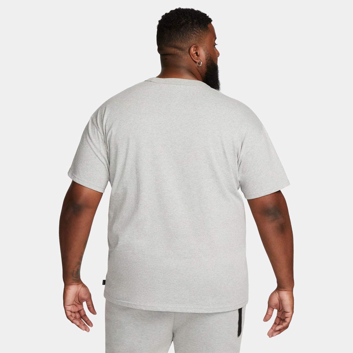 Nike Sportswear Premium Essentials Erkek Gri T-shirt