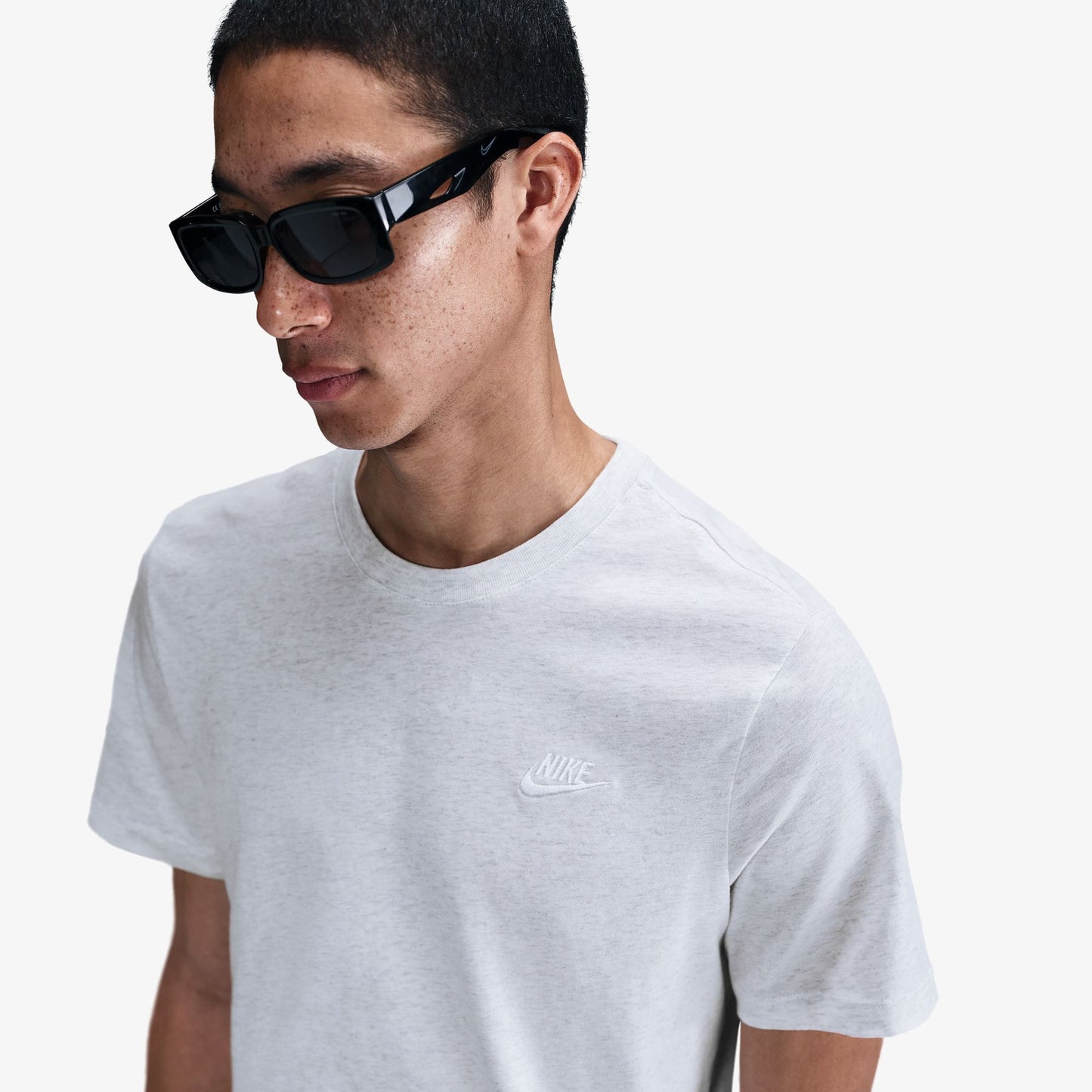 Nike Sportswear Club Erkek Gri T-shirt