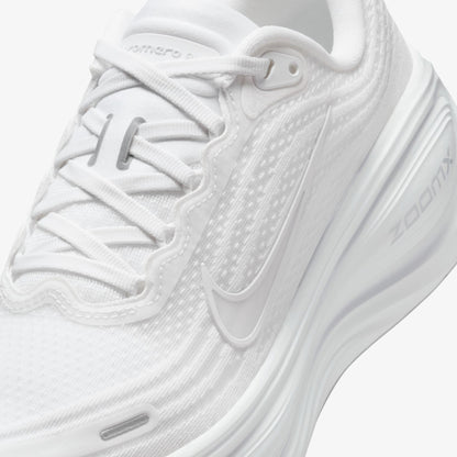 Nike Vomero Plus Kadın Beyaz Koşu Ayakkabısı