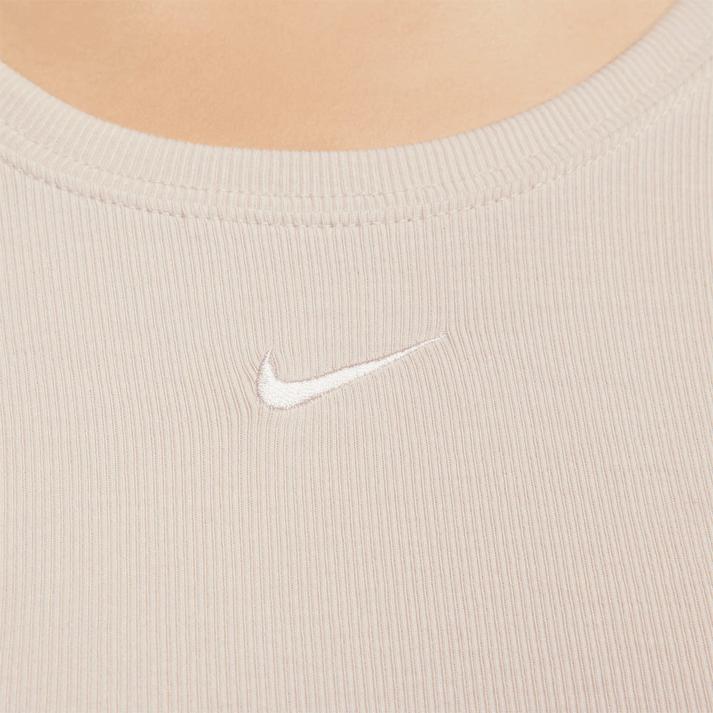 Nike Sportswear Chill Knit Kadın Krem T-shirt
