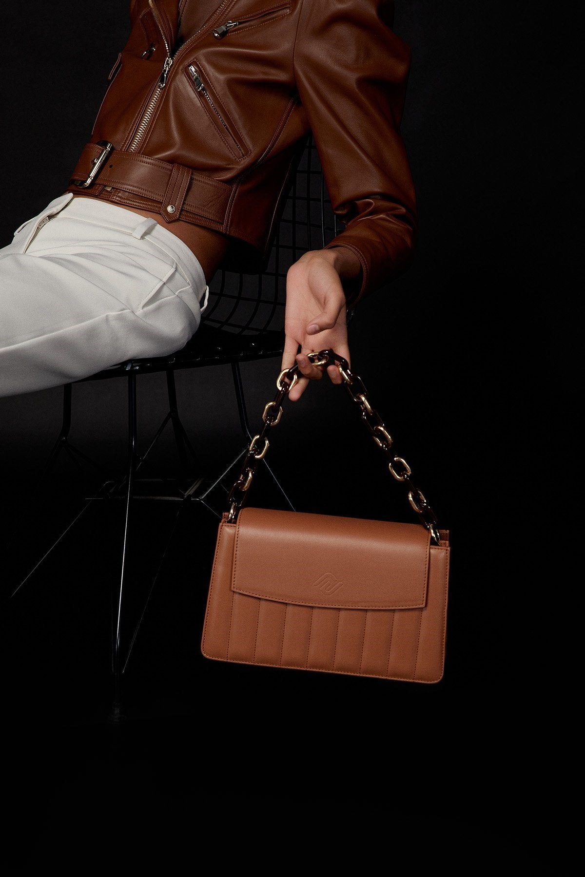 Zincir Askılı Camel Çapraz Çanta