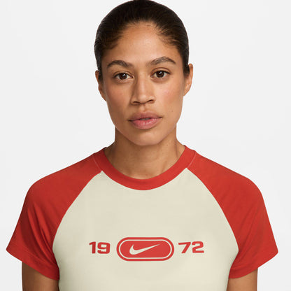 Nike Sportswear Chill Knit Kadın Beyaz T-shirt