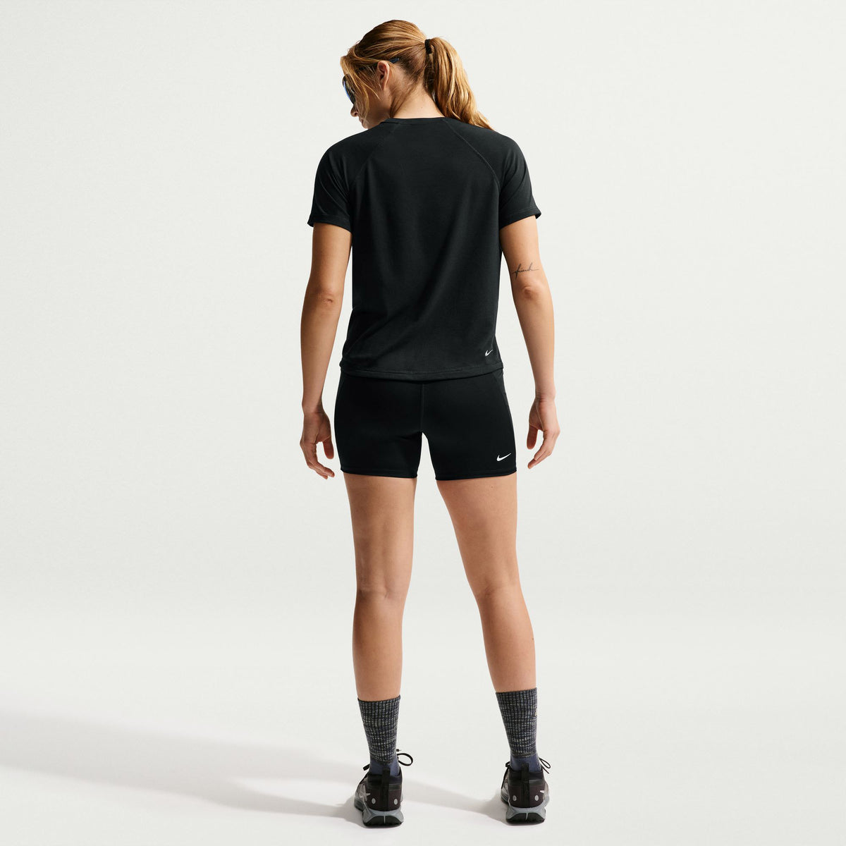 Nike Dri-fıt High-waisted 4 Trail Kadın Siyah Koşu Şort
