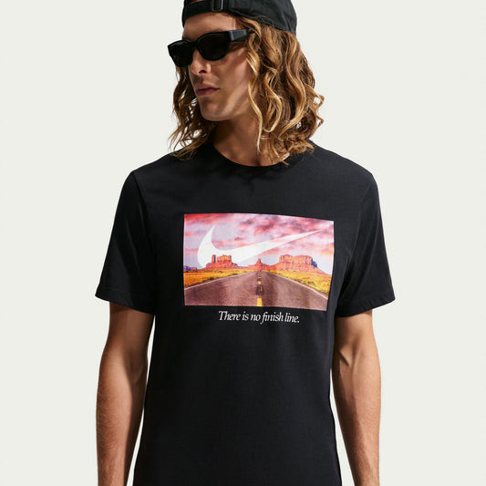 Nike Club Photo Erkek Siyah T-shirt