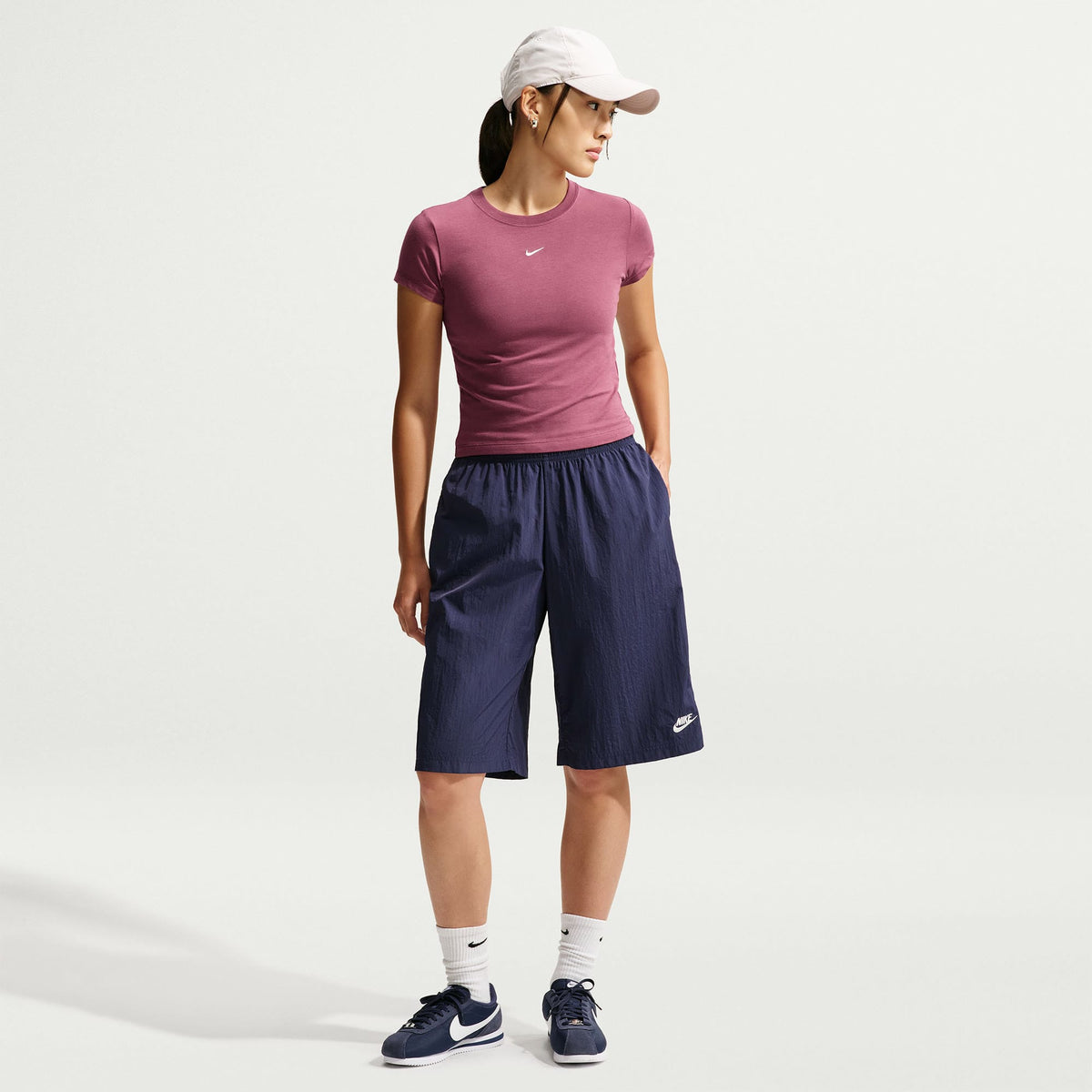 Nike Chill Knit Mid Cropped Kadın Pembe T-shirt