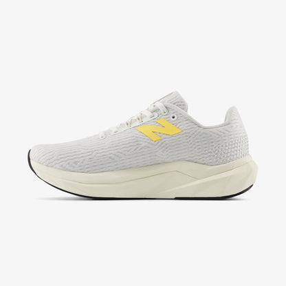New Balance Fuelcell Propel V5 Kadın Beyaz Koşu Ayakkabısı
