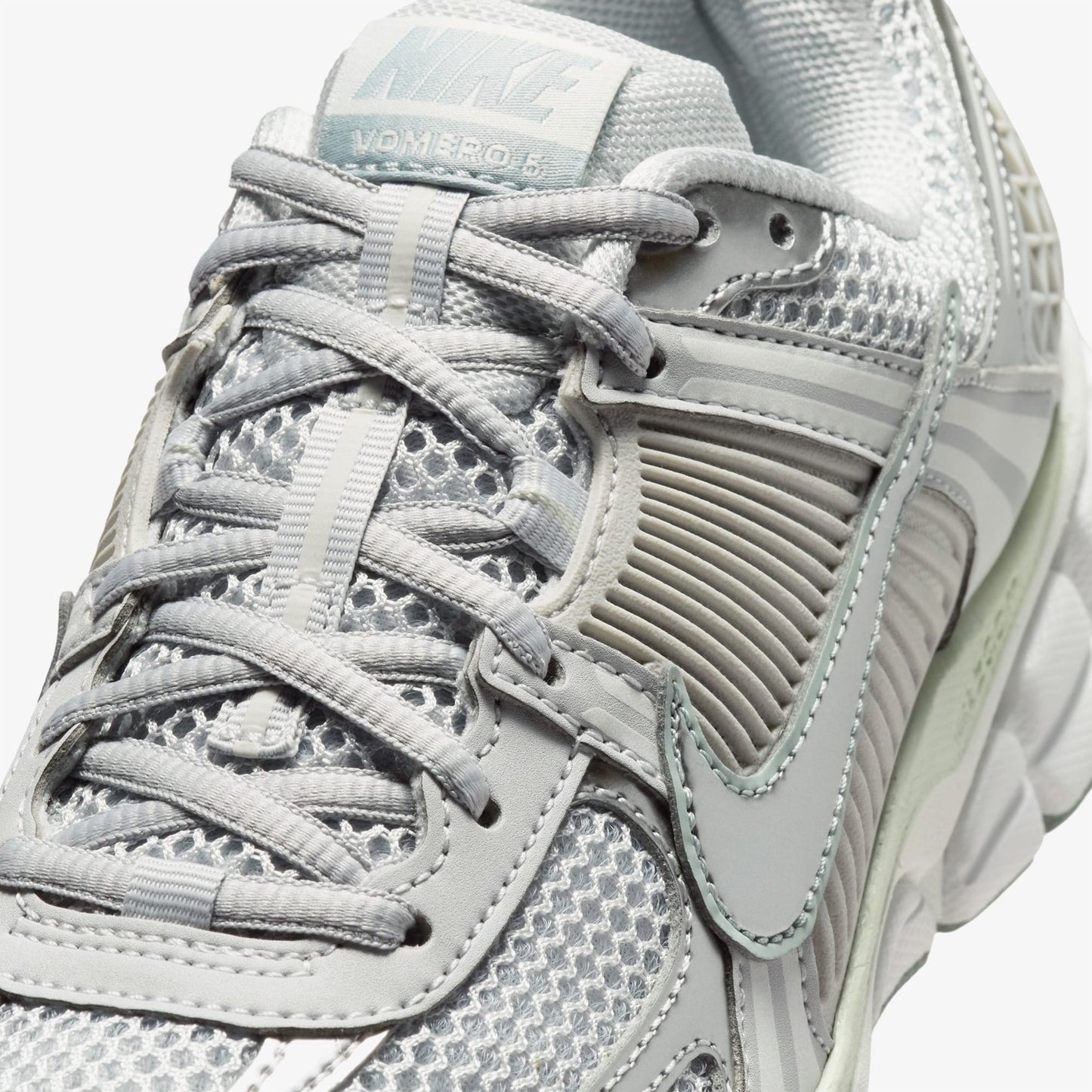 Nike Zoom Vomero 4 Kadın Siyah Spor Ayakkabı