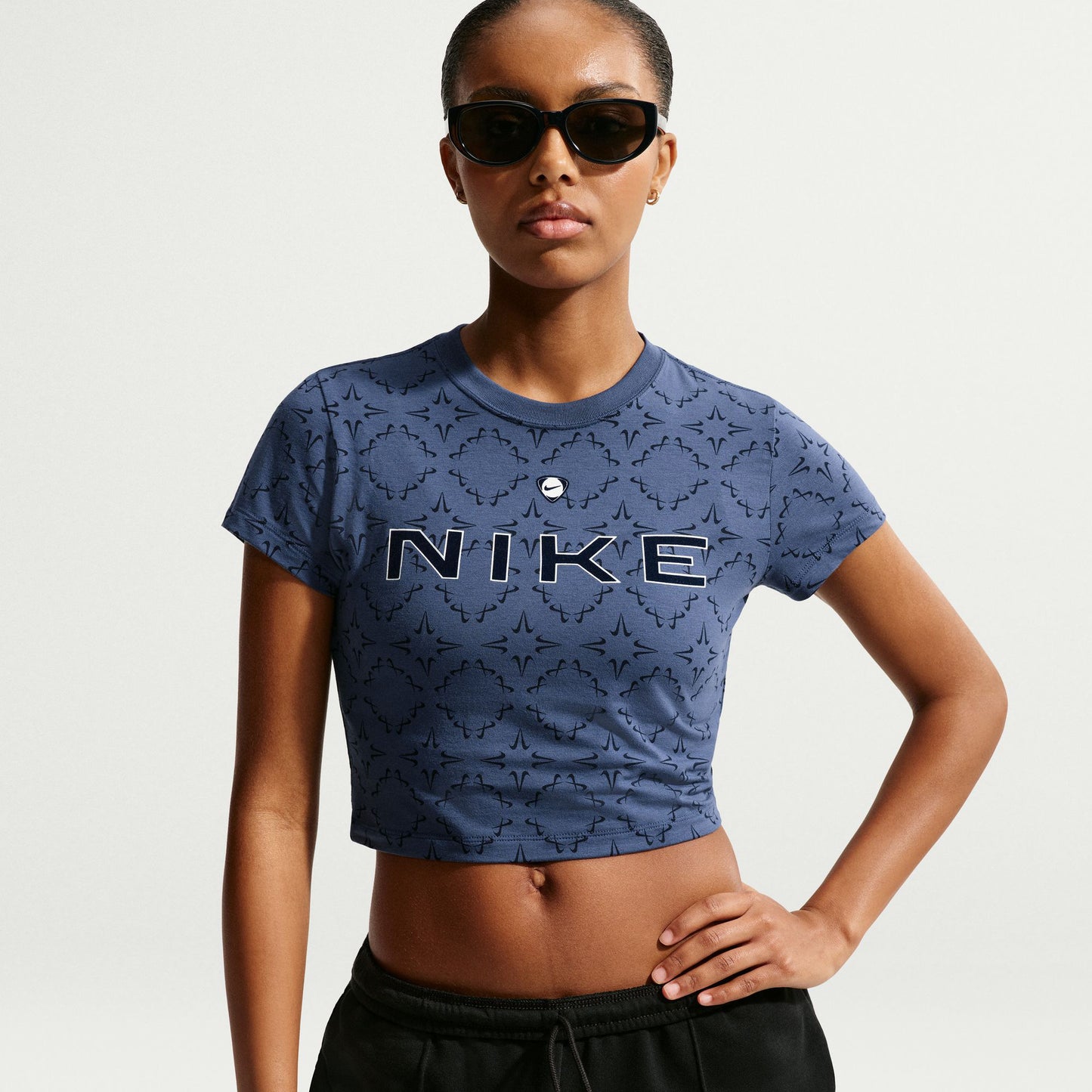 Nike Chill Knit Cropped Kadın Mavi T-shirt