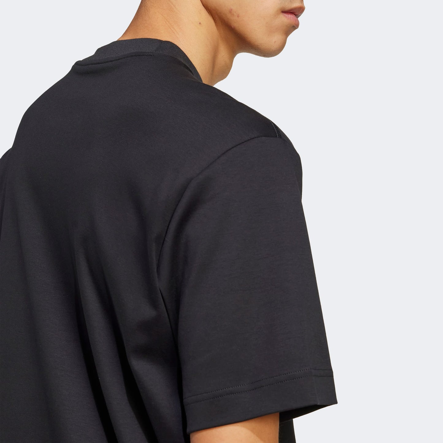 Adidas City Escape Erkek Siyah T-shirt