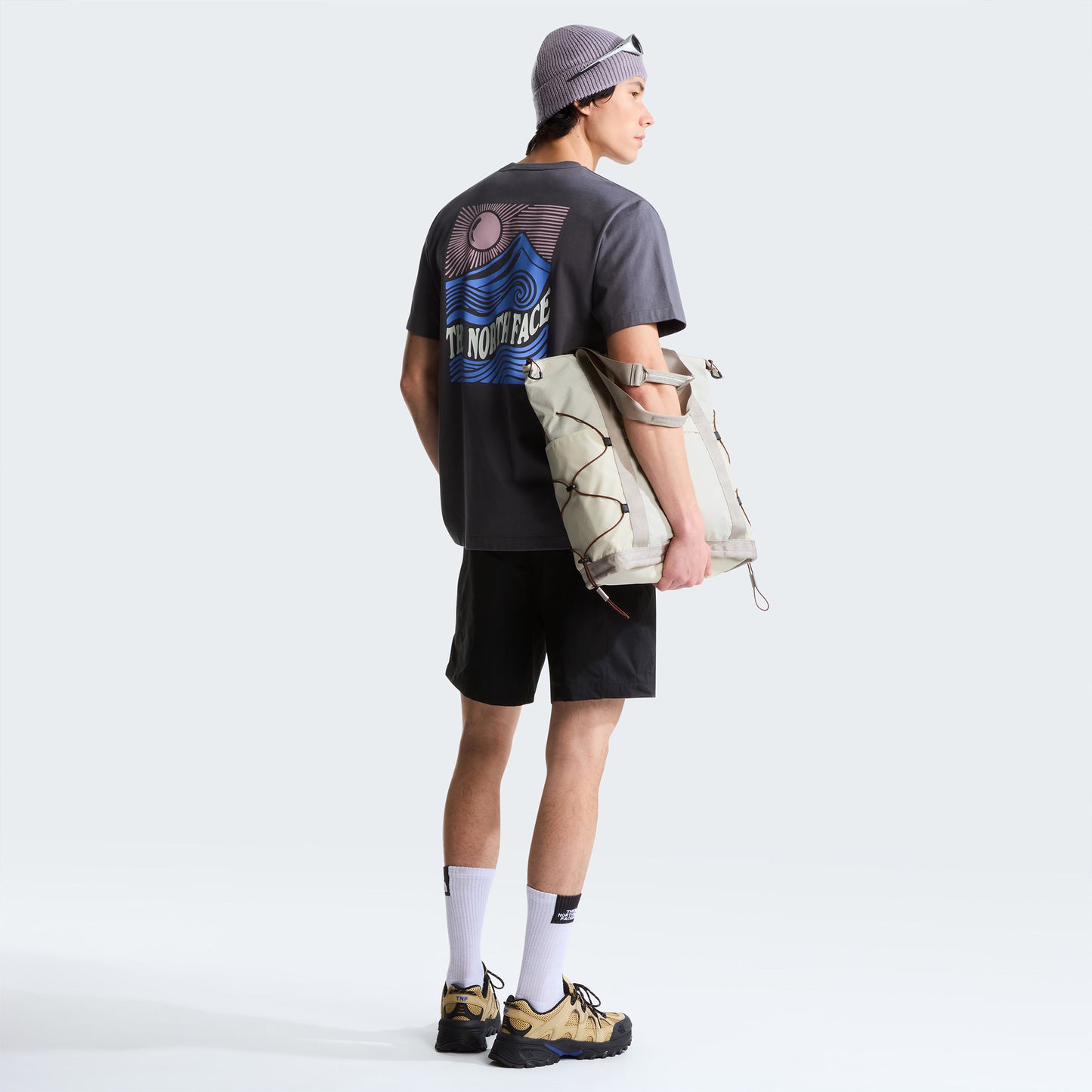 The North Face Mountain Escape Relaxed Erkek Gri T-shirt