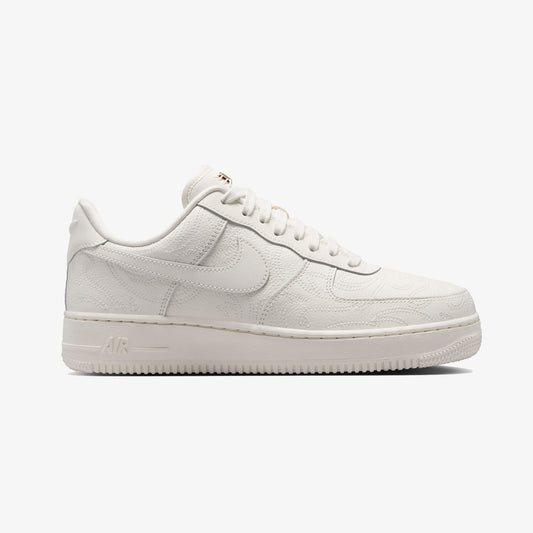 Nike Air Force 1 '07 Prem+ Kadın Beyaz Spor Ayakkabı