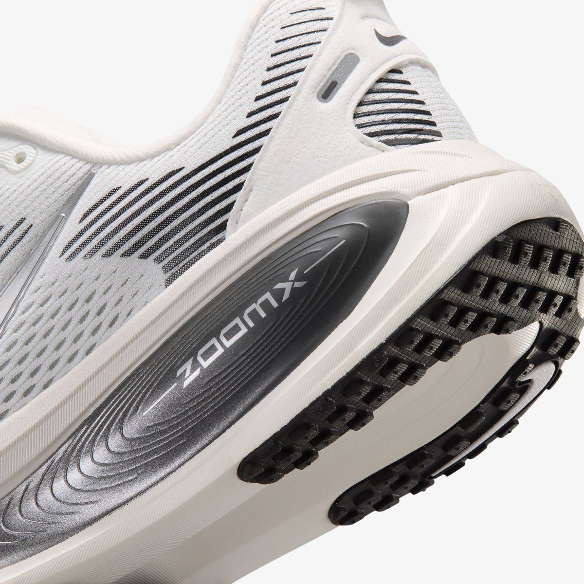 Nike Vomero 18 Kadın Beyaz Koşu Ayakkabısı