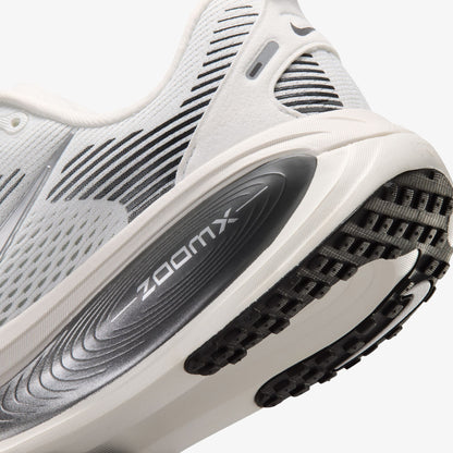 Nike Vomero 18 Kadın Beyaz Koşu Ayakkabısı